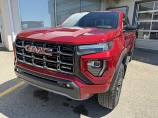 2023 GMC Canyon AT4 in Magog, Quebec - 2 - w320h240px