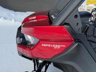 Can-Am DEFENDER 6X6 XT HD10  2024 à Charlemagne, Québec - 4 - w320h240px