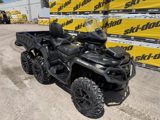 Can-Am OUTLANDER MAX 6X6 1000 XT  2025 à Charlemagne, Québec - 2 - w320h240px