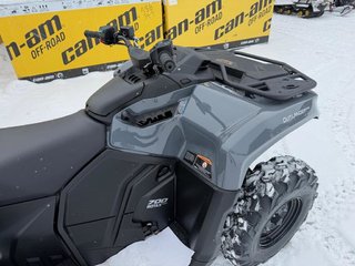 Can-Am OUTLANDER MAX 6X6 DPS 700  2026 à Charlemagne, Québec - 2 - w320h240px