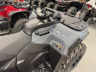Can-Am OUTLaNDER MAX 6X6 DPS 850  2026 à Charlemagne, Québec - 4 - w320h240px