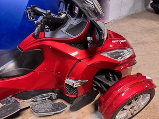 2015 Can-Am RT LIMITED SE6 in Charlemagne, Quebec - 4 - w320h240px
