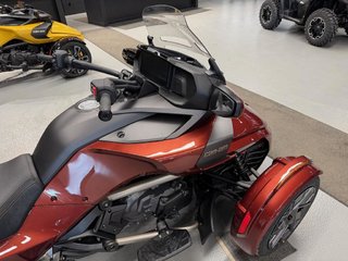 Can-Am SPYDER F3 LIMITED SPECIAL SERIES  2026 à Charlemagne, Québec - 3 - w320h240px