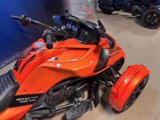 Can-Am SPYDER F3 LIMITED  2019 à Charlemagne, Québec - 4 - w320h240px