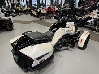 Can-Am Spyder F3 T SE6 F3-T  2024 à Charlemagne, Québec - 6 - w320h240px
