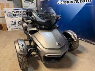 Can-Am SPYDER F3-T SE6  2017 à Charlemagne, Québec - 3 - w320h240px