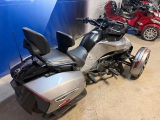 Can-Am SPYDER F3-T SE6  2017 à Charlemagne, Québec - 6 - w320h240px
