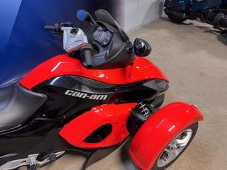 Can-Am SPYDER RS SM5  2009 à Charlemagne, Québec - 4 - w320h240px