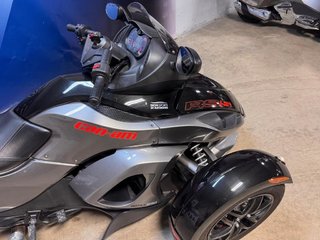 Can-Am SPYDER RSS SE5 RS-S  2011 à Charlemagne, Québec - 4 - w320h240px