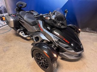 Can-Am SPYDER RSS SE5 RS-S  2011 à Charlemagne, Québec - 2 - w320h240px