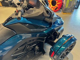 Can-Am Spyder RT Limited (SE6)  2024 à Charlemagne, Québec - 2 - w320h240px