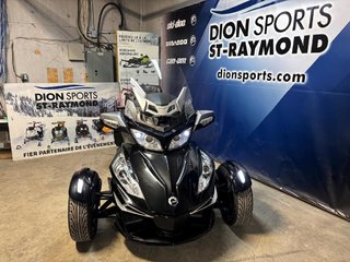 Can-Am SPYDER RT-S SE6  2014 à Charlemagne, Québec - 5 - w320h240px
