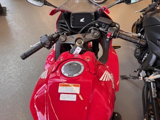 2025 Honda CBR650RACS in Charlemagne, Quebec - 6 - w320h240px