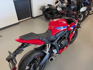 Honda CBR650RACT  2026 à Charlemagne, Québec - 4 - w320h240px