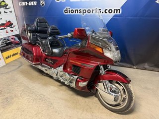 1997 Honda GoldWing 1500 in Charlemagne, Quebec - 2 - w320h240px