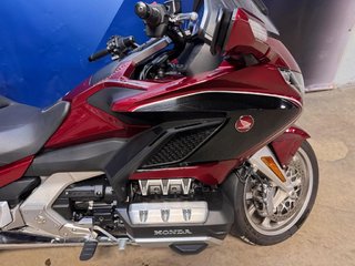 Honda GOLDWING 1800 DCT  TOUR AIR BAG  2018 à Charlemagne, Québec - 4 - w320h240px