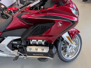 Honda GOLDWING 1800 DCT  TOURER AIR BAG  2026 à Charlemagne, Québec - 2 - w320h240px