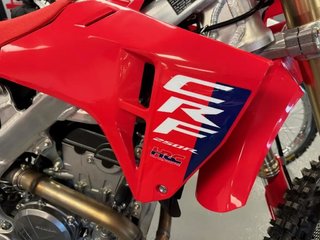 Honda CRF250R  2025 à Charlemagne, Québec - 2 - w320h240px