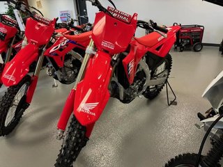 Honda CRF250R  2025 à Charlemagne, Québec - 5 - w320h240px