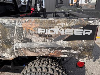 Honda PIONEER 520  2025 à Charlemagne, Québec - 3 - w320h240px