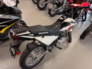 Honda XR150L  2024 à Charlemagne, Québec - 4 - w320h240px