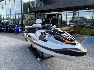 Sea-Doo FISHPRO TROPHY 170 TECH (Rabais de 4700$)+ 2 ans Brp  2023 à Charlemagne, Québec - 2 - w320h240px