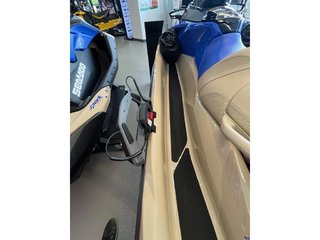 2025 Sea-Doo WAKE PRO 230 ROTAX 1630 ACE-230( Promo Financement ) in Charlemagne, Quebec - 6 - w320h240px