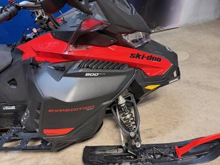 Ski-Doo EXPEDITION SE 900 ACE  2021 à Charlemagne, Québec - 4 - w320h240px