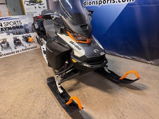 Ski-Doo Expedition SE 900 Ace  2023 à Charlemagne, Québec - 3 - w320h240px