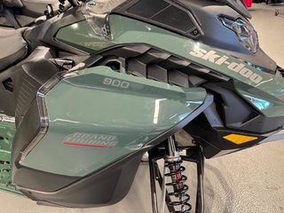 Ski-Doo GRAND TOURING 900 ACE LUXURY  2024 à Charlemagne, Québec - 2 - w320h240px