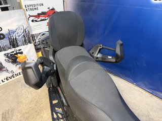 Ski-Doo GRAND TOURING LE PLATINUM 900 ACE  2026 à Charlemagne, Québec - 5 - w320h240px