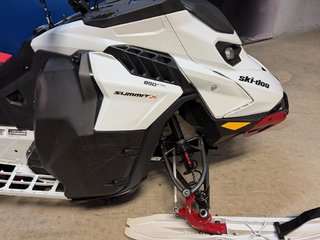 Ski-Doo SUMMIT X 850 ETEC 154 Shot  2023 à Charlemagne, Québec - 4 - w320h240px