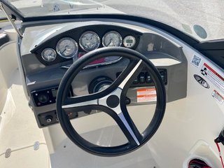 Stingray Boats STINGRAY 208LR  2020 à Charlemagne, Québec - 6 - w320h240px