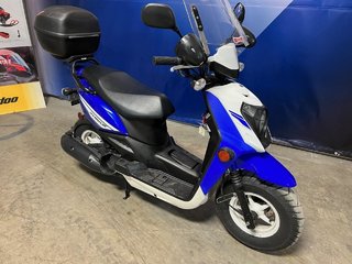 Yamaha YW50 ZUMA  2014 à Charlemagne, Québec - 2 - w320h240px