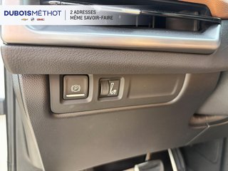 2024 Cadillac XT4 in Victoriaville, Quebec - 23 - w320h240px