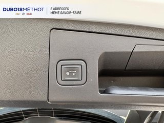 2024 Cadillac XT4 in Victoriaville, Quebec - 12 - w320h240px