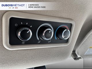 2020 Chevrolet Express Passenger in Plessisville, Quebec - 25 - w320h240px