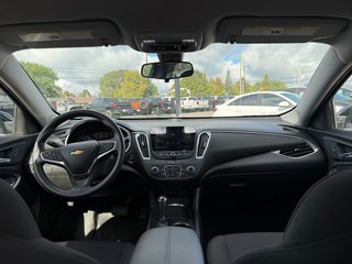 2019 Chevrolet Malibu in Victoriaville, Quebec - 9 - w320h240px