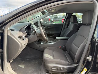 2019 Chevrolet Malibu in Victoriaville, Quebec - 12 - w320h240px