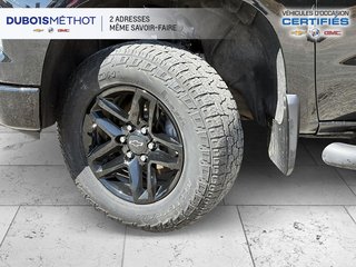 Chevrolet Silverado 1500 LT TRAIL BOSS, V8 5.3L, CUIR, CREW, TOIT, 4X4 !!! 2024 à Victoriaville, Québec - 2 - w320h240px