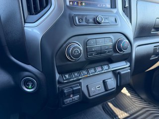 Chevrolet Silverado 2500HD  2024 à Victoriaville, Québec - 25 - w320h240px