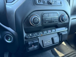 Chevrolet Silverado 2500HD  2024 à Victoriaville, Québec - 27 - w320h240px