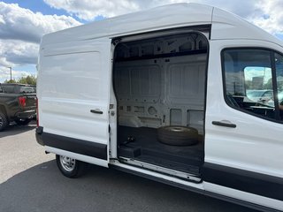 2025 Ford Transit Cargo Van in Victoriaville, Quebec - 10 - w320h240px
