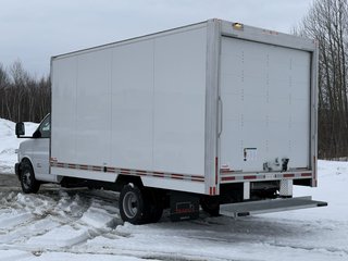 2024 GMC Savana Commercial Cutaway 4500, CUBE 16 PIEDS, V8 6.6L ESSENCE, DOULE ROUES! in Victoriaville, Quebec - 4 - w320h240px
