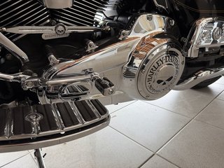 2017 Harley-Davidson FLTRU ROAD GLIDE ULTRA MOTO EN SUPERBE CONDITION, NOUVEL ARRIVAGE !!! in Plessisville, Quebec - 6 - w320h240px