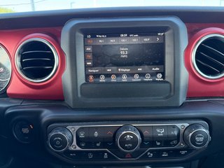 2021 Jeep Gladiator in Plessisville, Quebec - 19 - w320h240px