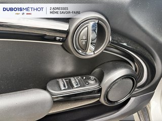 2024 MINI Convertible in Plessisville, Quebec - 23 - w320h240px