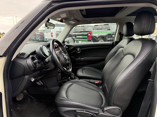 2014 MINI Cooper Hardtop in Plessisville, Quebec - 12 - w320h240px