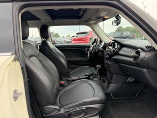 2014 MINI Cooper Hardtop in Plessisville, Quebec - 10 - w320h240px