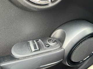 2014 MINI Cooper Hardtop in Plessisville, Quebec - 16 - w320h240px